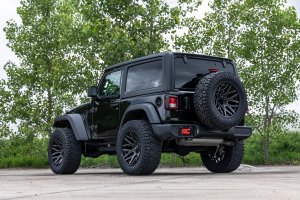 Jeep Gladiator Wheel - Rough Country - 95 Series | Machined One-Piece | 20x10 | 5x5 | -19mm - Gloss Black - '20-'23